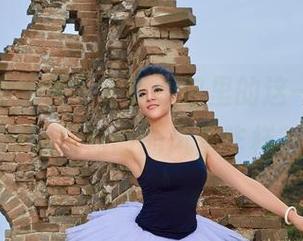 看到“爱丝桥”全套图包里的这一组，想问问桥对面的风景咋样？