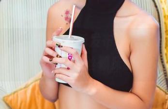 GIRLT果团网 - 最新发布，Miss琪女仆原图，有没有一丝赖床的感觉？
