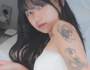 Hizzy(히지)的网袜：诱惑与艺术的结合，下载还等什么？