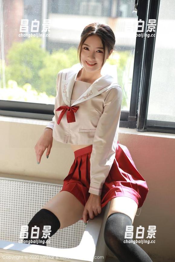 MFStar模范学院 - 果然是！小奶瓶呜呜的高清写真，牛仔裤穿出别样的率性-昌白景
