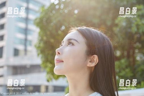 MiiTao蜜桃社 - 飞得高的韵莉娜VANILLA，空姐造型美图分享，居然还可以这么自在？-昌白景