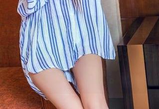 TouTiao头条女神 - 何娇娇瑜伽原图，下载后可不可以给我一些灵感？虽然我就是个沙发土豆。