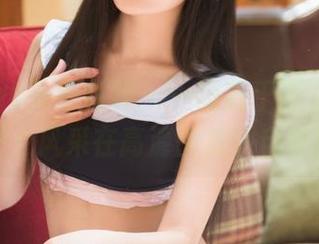 TouTiao头条女神 - 一图胜千言，温心怡的护士风采在高清图集中自在流淌