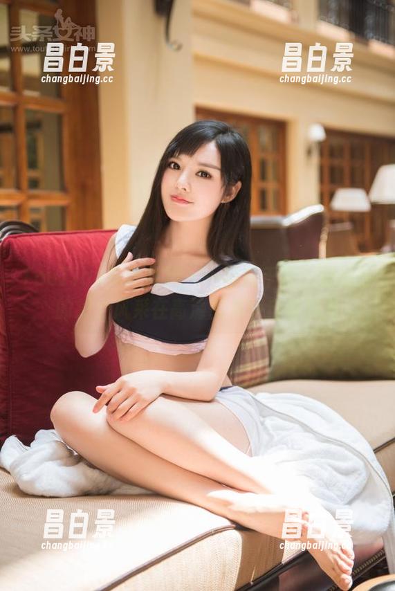TouTiao头条女神 - 一图胜千言，温心怡的护士风采在高清图集中自在流淌-昌白景