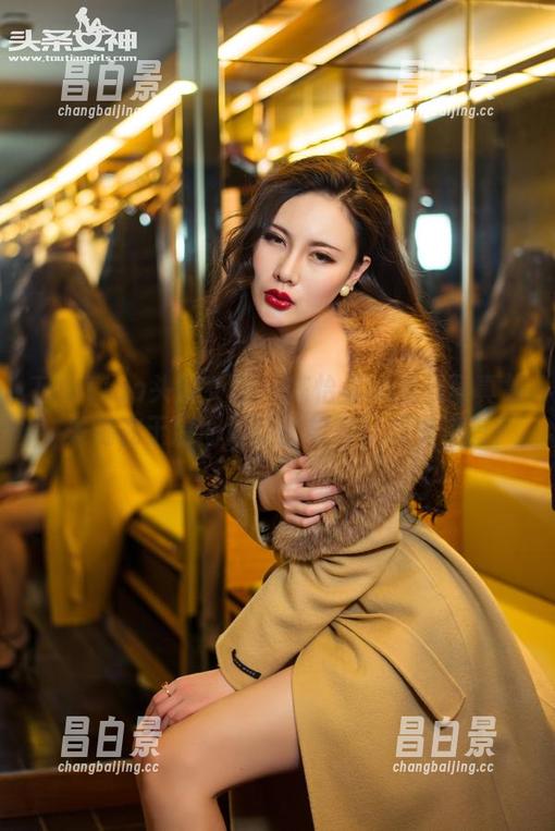 TouTiao头条女神 - 陈怡曼的美腿写真集，关键在于原图背后的故事！或者没有？-昌白景
