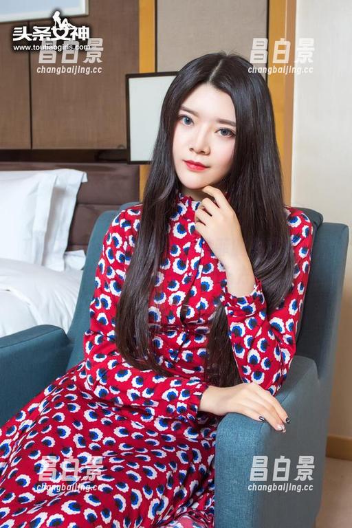 TouTiao头条女神 - 高韩菲的免费套装，快来获取你的美图配方！-昌白景