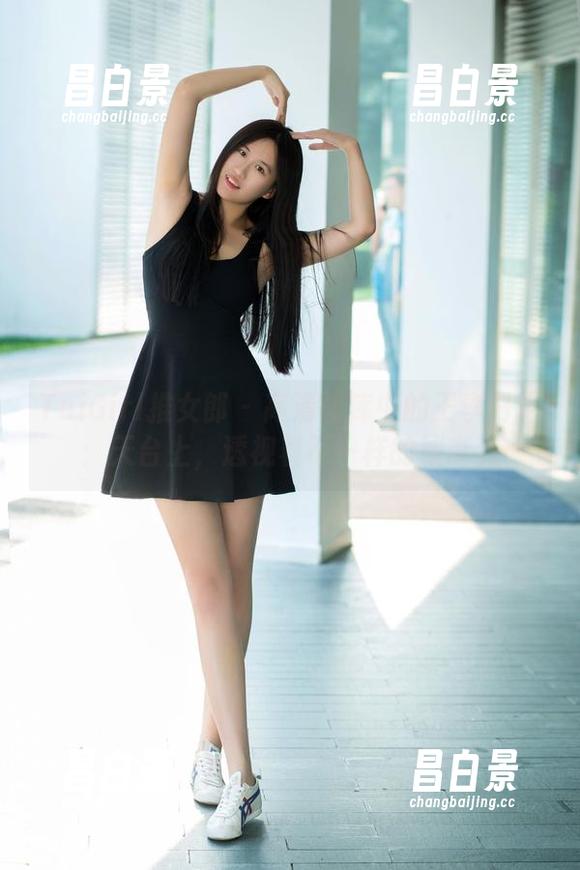 TuiGirl推女郎 - 高清图库中的王李丹尼：天台上，透视着不一样的城市。-昌白景