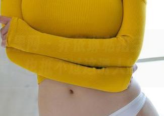 UGirls尤果网 - 乔依琳私拍空姐：机票再贵，也抵不过这诱人的套图