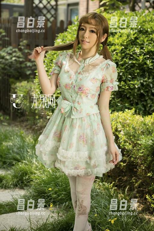 UGirls尤果网 - 赵伊彤的办公室写真，高清得足以让我忘了工作的意义。-昌白景