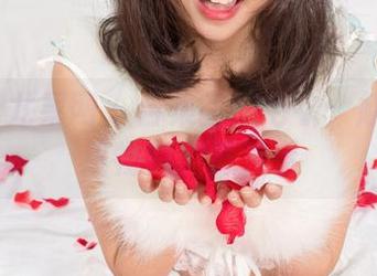 UGirls尤果网 - 合集里的毛衣：赵佳琪和织物的无声对话