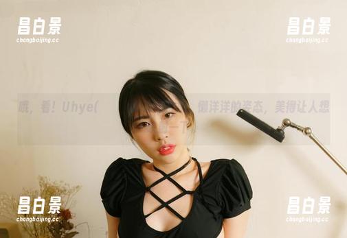 哦，看！Uhye(이유혜)的海边合集，懒洋洋的姿态，美得让人想映射一下。-昌白景