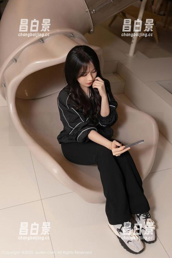 Xiuren秀人网 - 无法抗拒的诱惑，lingyu69的丝袜在高清原图里的每个细节。-昌白景