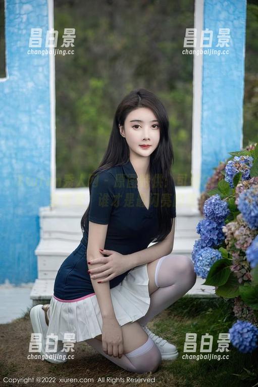 Xiuren秀人网 - 原图特供：司妃SL的套装效果，谁才是最闪亮的星？-昌白景