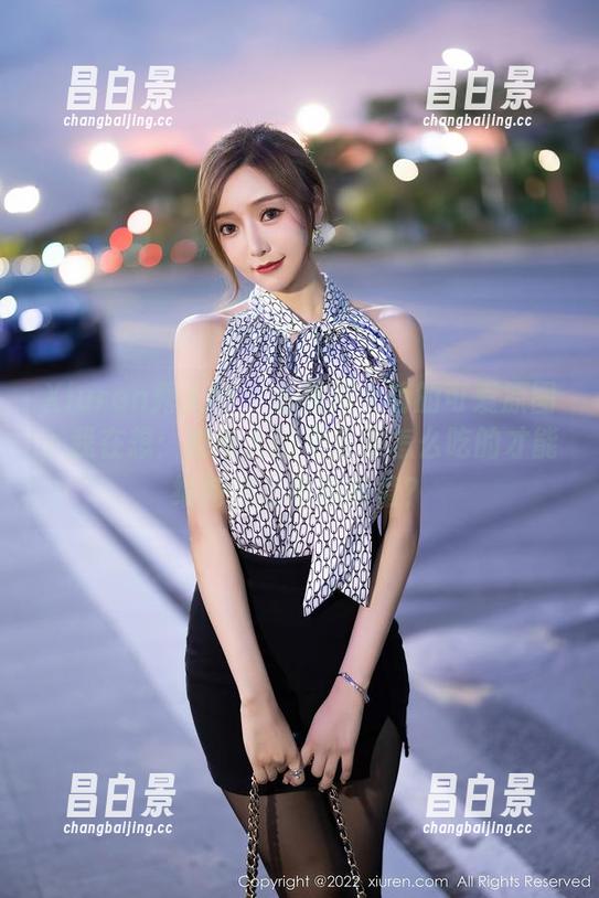 Xiuren秀人网 - 看着周大萌的可爱原图，我在想：她每天的早餐是怎么吃的才能维持这么高的萌值？-昌白景