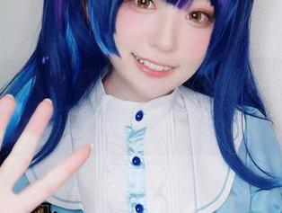Yuki亭双人写真：定制感的朋友就像两颗小沙丁鱼，挤在镜头前。