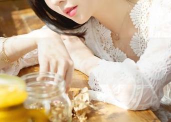 阳阳你好呀！Yuna(윤아)的私房图册带你发现奇怪的幸福