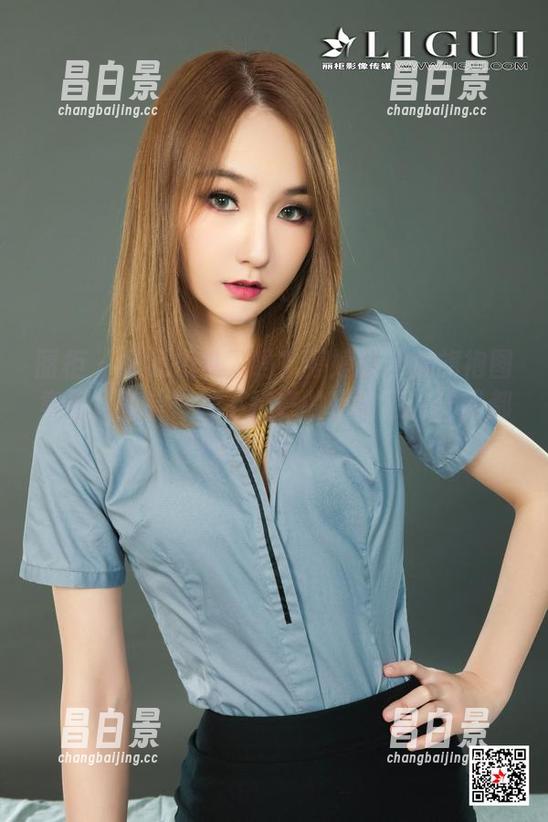 丽柜 - 是我想多了吗？婷婷的全套旗袍图集里，竟有一种不经意的优雅感，让我都开始怀疑人生。-昌白景