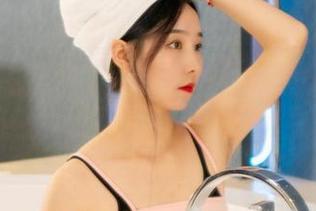 丽柜 - 七夕快乐，快去下载着D的“甜甜”图包，顺便学习一下如何俏皮！