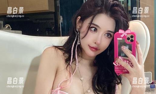 微密圈 - 图片里那条牛仔裤，色衬于芷晴的气质，真心不想移开视线！-昌白景
