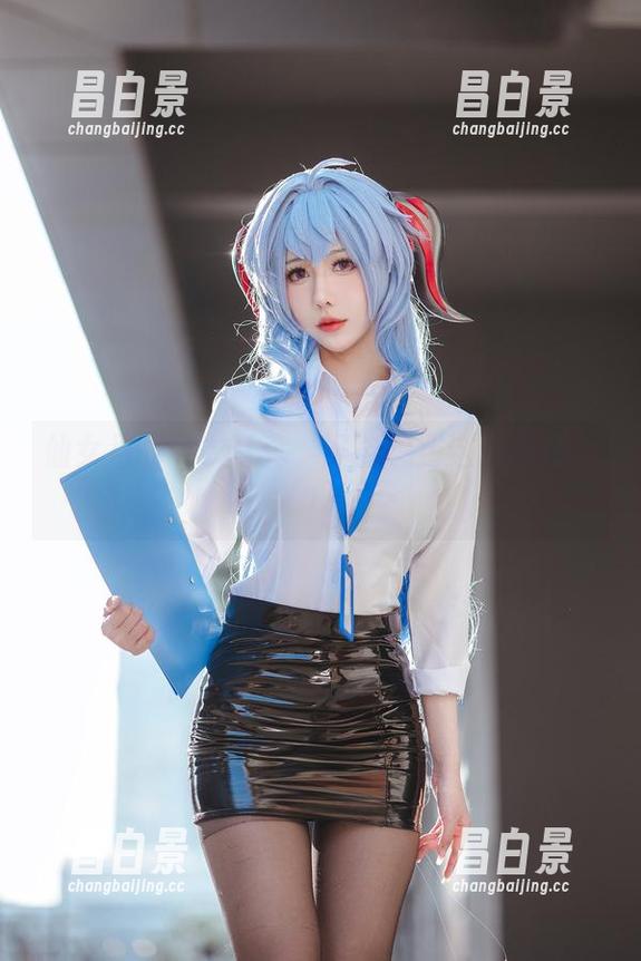 仙女月的皮衣写真，谁能想到这么张扬？！-昌白景