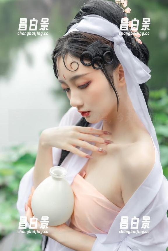 兔子Zzz不吃胡萝卜的教室，今天的美图是什么？-昌白景