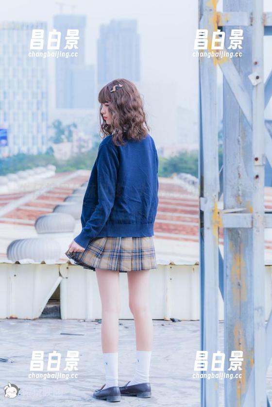 牛仔裤黑丝袜在线，大概是兔玩映画在给我们上色彩课？-昌白景