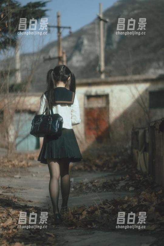 樱花、女生，六味帝皇酱的写真居然能有这水平，颠覆了我的世界观。-昌白景