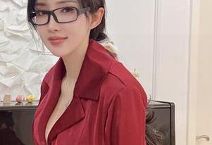 微密圈 - 高清捕捉！周妍希与喵的逗趣时刻：你相信猫会耍脾气吗？