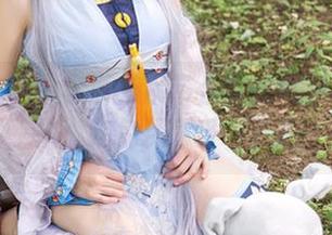 头条女神 - 李丽莎吊带合集：就是这么简单，来免费感受一下吧