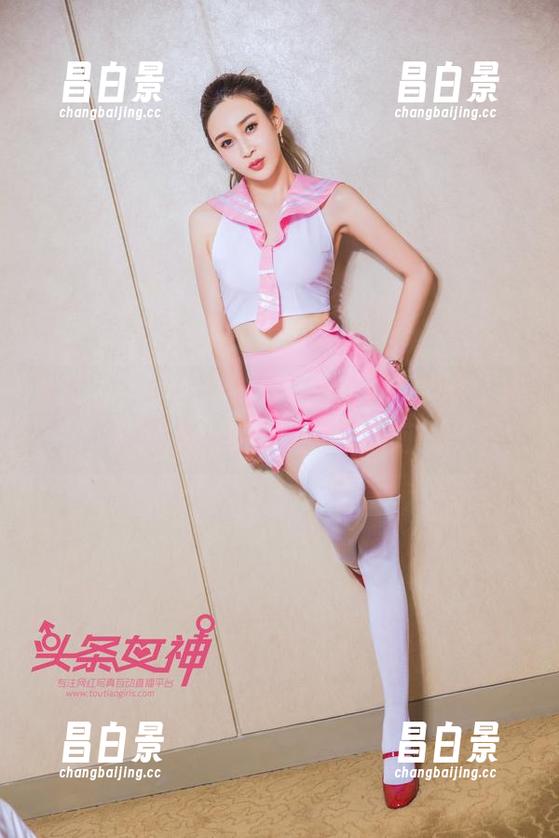 头条女神 - 原图来了:梁芮溪的裸足,美丽与尴尬都在这一脚之间!-昌白景 头条女神 - 原图来了:梁芮溪的裸足,美丽与尴尬都在这一脚之间!-昌白景
