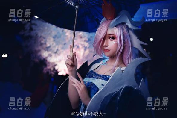 奶狮不咬人的最新美足套图，你会想多看几遍！-昌白景