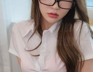 最新一组，孙乐乐(손예은)的LOOZY-HBD摄影，谁能拒绝这张怪咖照片？