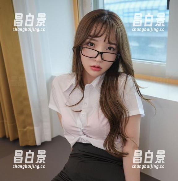 最新一组，孙乐乐(손예은)的LOOZY-HBD摄影，谁能拒绝这张怪咖照片？-昌白景