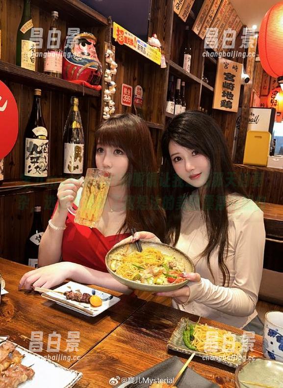 宝儿mysterial的眼镜让我想起那天的复杂，选集里挑战了我想法的美图漂浮在眼前-昌白景