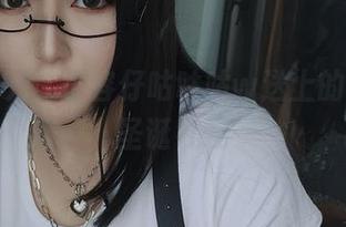 私拍时光，小容仔咕咕咕w送上的不止是圣诞礼物