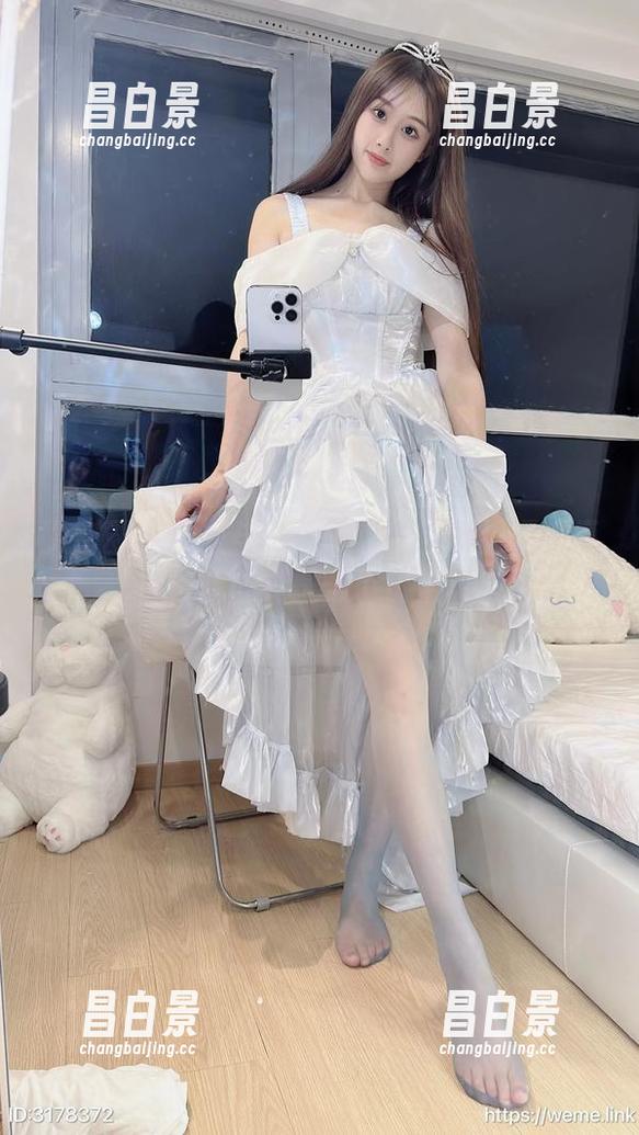 微密圈 - 皮衣与小萌子：她的原图不输模特儿，真是怕了怕了。-昌白景