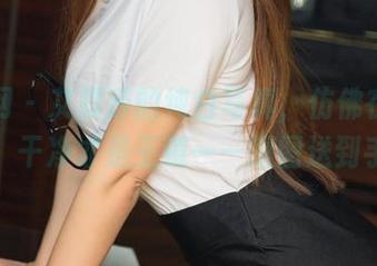 尤果网 - 艾霓莎的纯白写真，仿佛在对我说，干净才是王道——原图送到手！