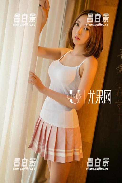 尤果网 - 谁说白色不能耍帅？看谭晓彤如何用“纯白”颠覆无圣光的地产观！-昌白景