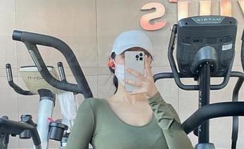 微密圈 - 看！左公子666的跨年图集，全套给你带来‘意外欣喜’！