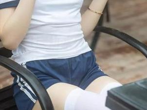 精选护士回归！幼水铃衣之美图，让人忍不住要打电话求救。