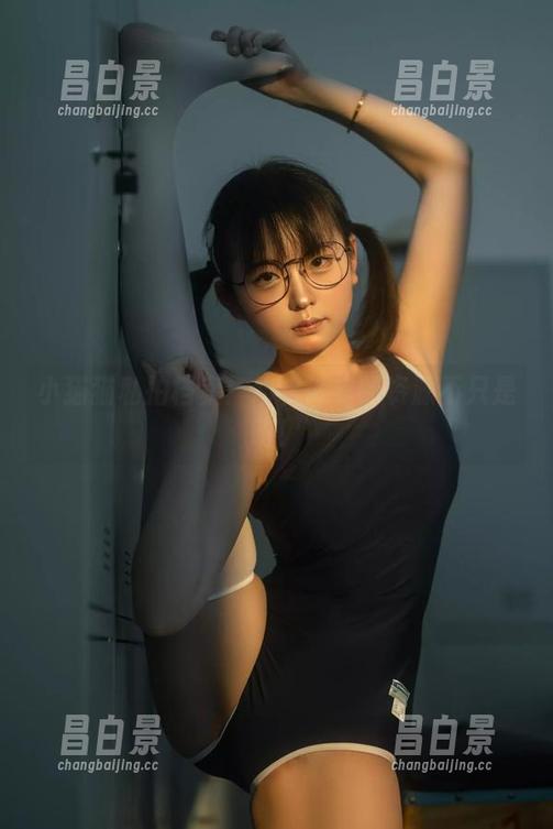 小猫猫私拍档案：幼水铃衣的资源不只是萌！-昌白景