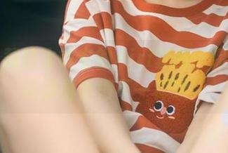 快来下载幼水铃衣的Airi套图，保证让你的屏幕变得不一样哦！