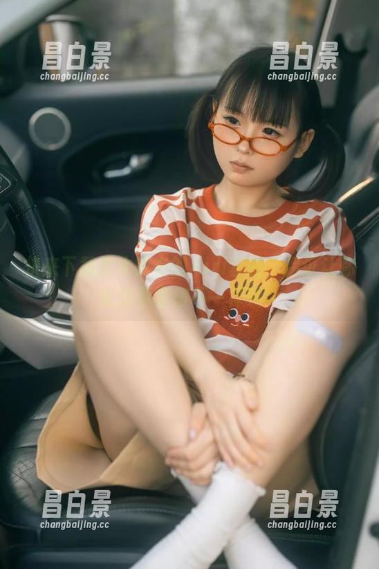 快来下载幼水铃衣的Airi套图，保证让你的屏幕变得不一样哦！-昌白景