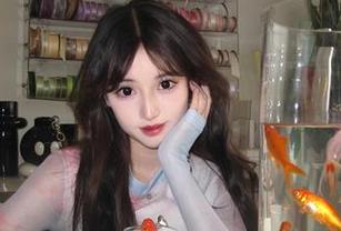 最新图册上线，怡子yiii和樱花的搭档，竟让我想多看两眼？
