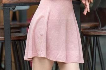 推女郎 - 跳跃之间：谭冰完美诠释自拍写真