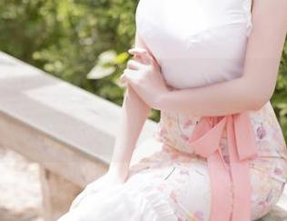 这就是星之迟迟的《Darling》能代，作品集里咋没看到我喜欢的？！