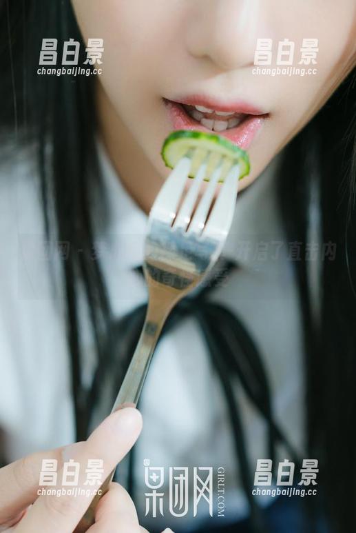 果团网 - 梦心月的裸足写真-开启了直击内心的奇怪感受-昌白景