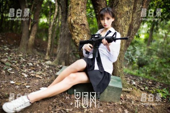 果团网 - 看蜜桃Q妹儿如何把水手服穿得如此...咳咳，吸引人眼球！-昌白景