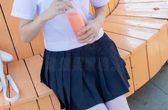 黑丝与少女的私房对话，森萝财团原图互动效果瞧瞧。