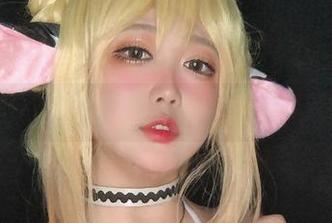 椒妮佐仁扮护士，原图与套图带你一起看诊